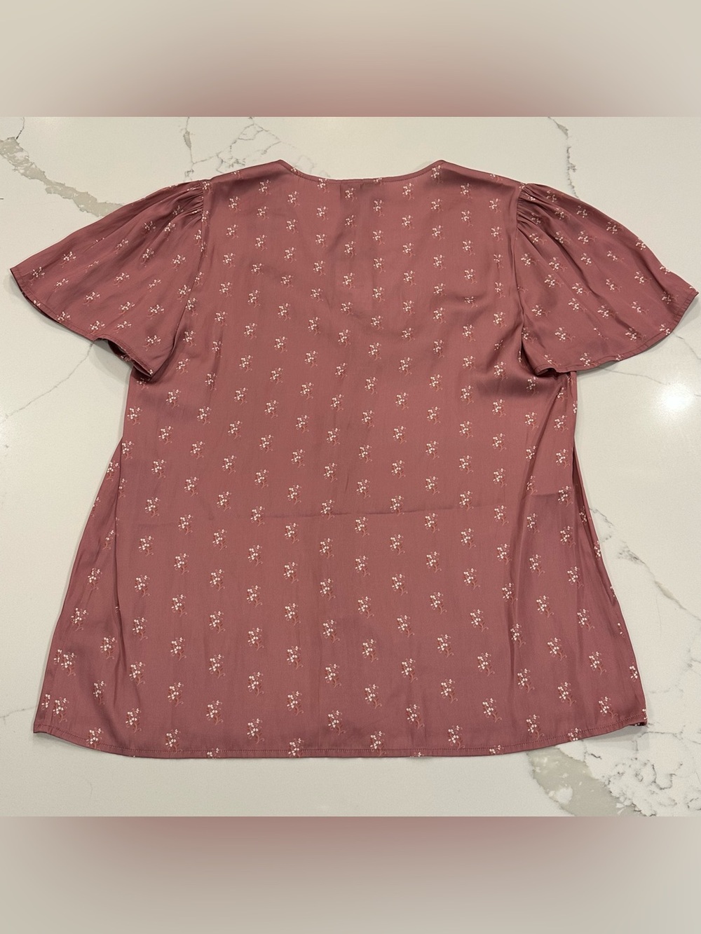 Paige Kelly Floral Flutter Sleeve Top S Pink Mesa Rose Satin Button Down Blouse - Picture 4 of 10